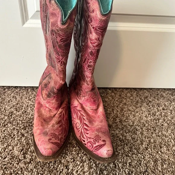 Corral 9.5 Red Boots - Picture 2 of 11